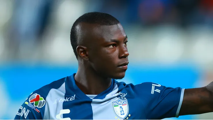 Hinestroza ganha força nos bastidores do Peixe.