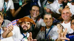Vovjoda treinador e Marcelo Paz presidente da SAF do Fortaleza levanta a taca de campeao durante cerimonia de premiacao ao final da partida contra o CRB no estadio Rei Pele pela decisao do campeonato Copa Do Nordeste 2024. Foto: Baggio Rodrigues/AGIF