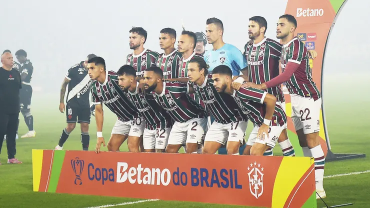 Jogadores do Fluminense posam para foto antes na partida contra Vasco no estadio Maracana pelo campeonato Copa Do Brasil 2025. Foto: Alexandre Loureiro/AGIF