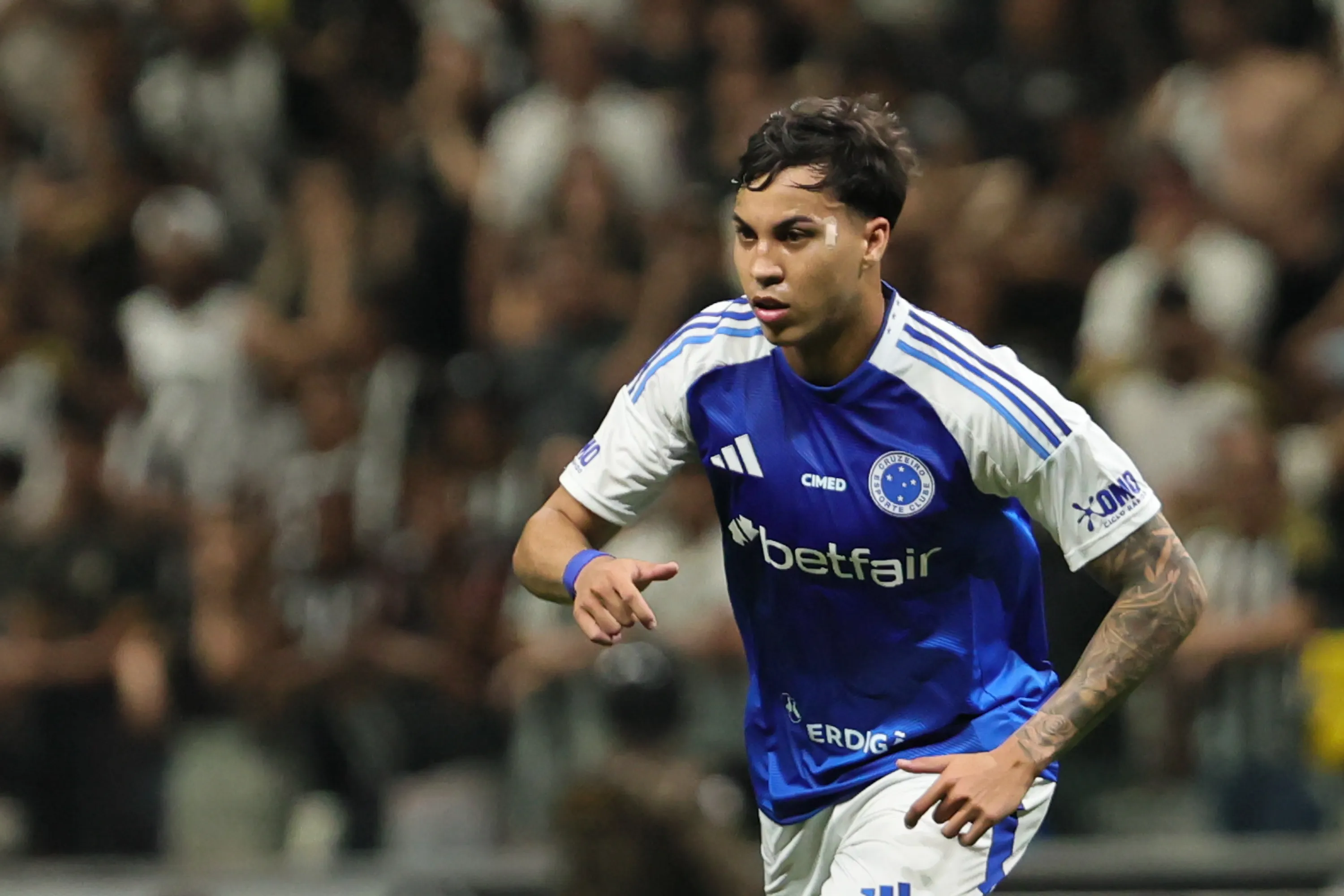 Kaio Jorge foi o artilheiro do Brasileirão 2025 e despertou interesse de Filipe Luís – Foto: Gilson Lobo/AGIF