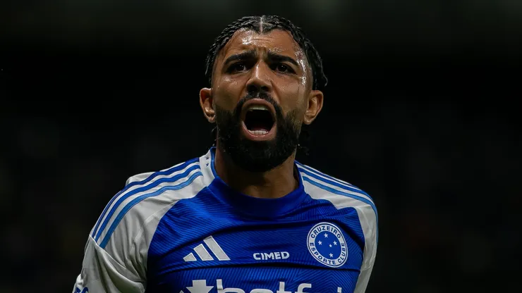 Gabigol ganha forças para deixar a Raposa