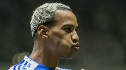 Matheus Pereira jogador do Cruzeiro comemora seu gol durante partida contra o Atletico-MG