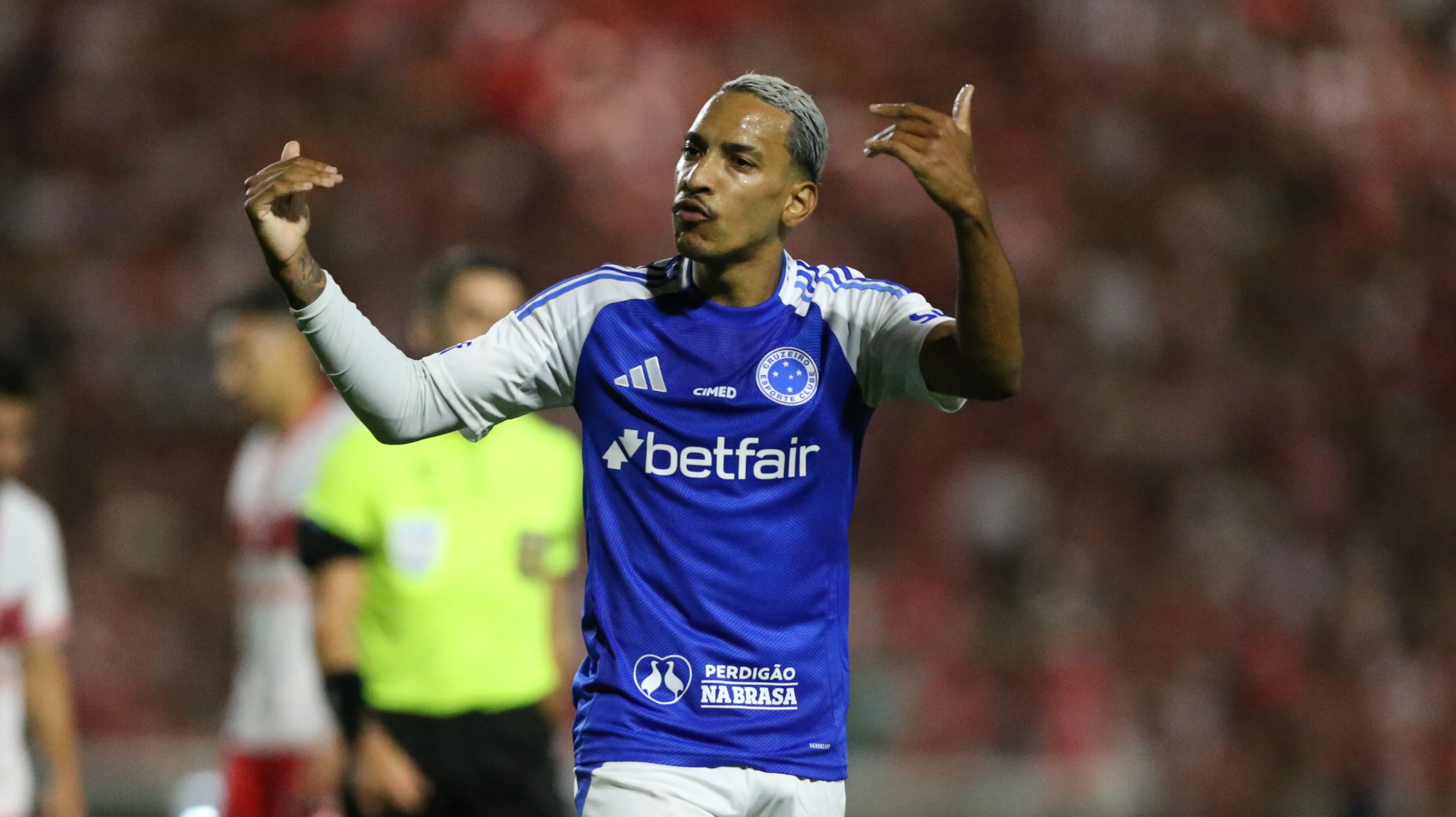 Matheus Pereira no Cruzeiro. Foto: Marlon Costa/AGIF