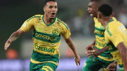MT - CUIABA - 02/07/2023 - BRASILEIRO A 2023, CUIABA X SANTOS - Denilson jogador do Cuiaba comemora seu gol durante partida contra o Santos no estadio Arena Pantanal pelo campeonato Brasileiro A 2023. Foto: Gil Gomes/AGIF