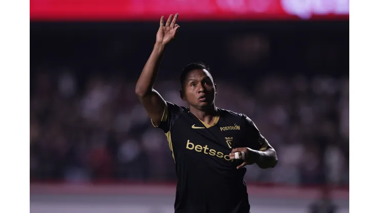 SP - SAO PAULO - 19/08/2025 - COPA LIBERTADORES 2025, SAO PAULO X ATLETICO NACIONAL - Alfredo Morelos jogador do Atletico Nacional comemora gol marcado de penalti em decisao durante partida contra o Sao Paulo no estadio Morumbi pelo campeonato Copa Libertadores 2025. Foto: Ettore Chiereguini/AGIF
