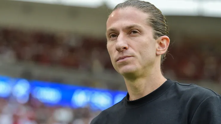 Filipe Luís se tornou um dos treinadores mais bem pagos do país - Foto: Thiago Ribeiro/AGIF