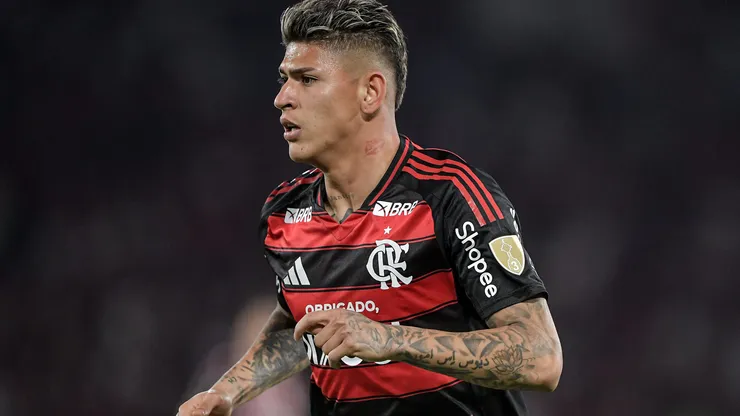 RJ - RIO DE JANEIRO - 13/08/2025 - COPA LIBERTADORES 2025, FLAMENGO X INTERNACIONAL - Carrascal jogador do Flamengo durante partida contra o Internacional no estadio Maracana pelo campeonato Copa Libertadores 2025. Foto: Thiago Ribeiro/AGIF