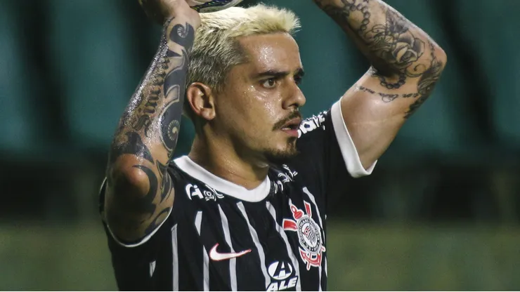 Fagner tem futuro indefinido.