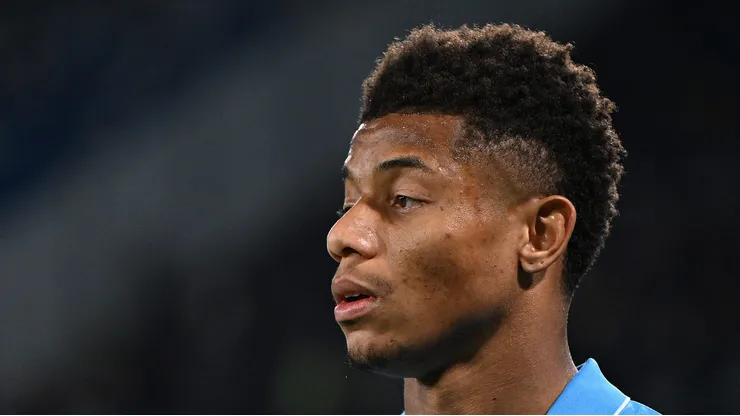 David Neres tem contrato no time italiano até o meio de 2028.