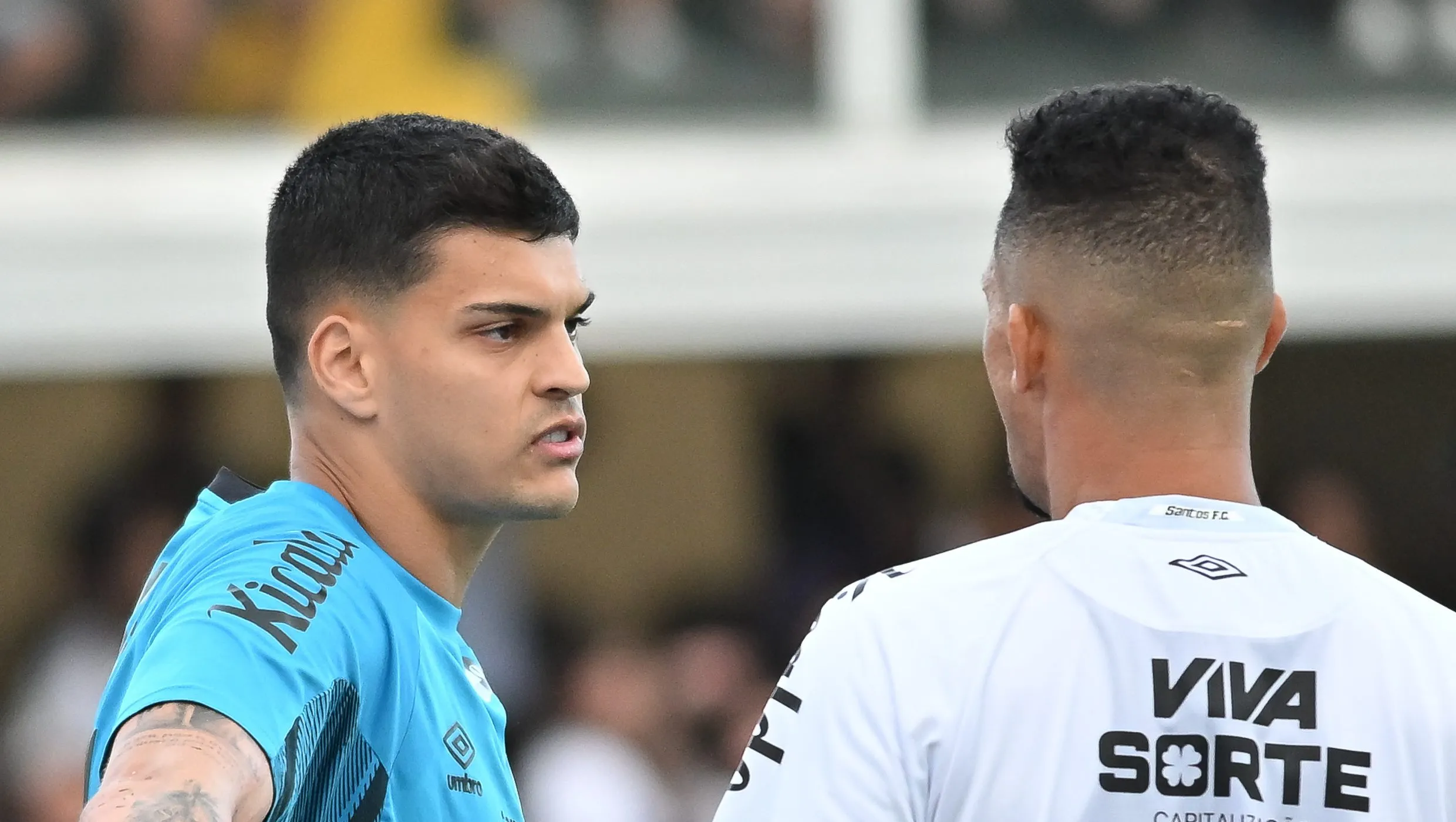 Foto: Jota Erre/AGIF – Goleiro tem contrato com Santos até 2028 e pode acerta saída para jogar no Fla.