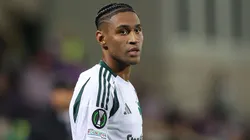 Tetê já tem salários e contrato acertados com Grêmio, mas clube grego dificulta a negociação