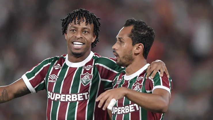 Lima (à direita) entrou no radar do Santos para a temporada 2026