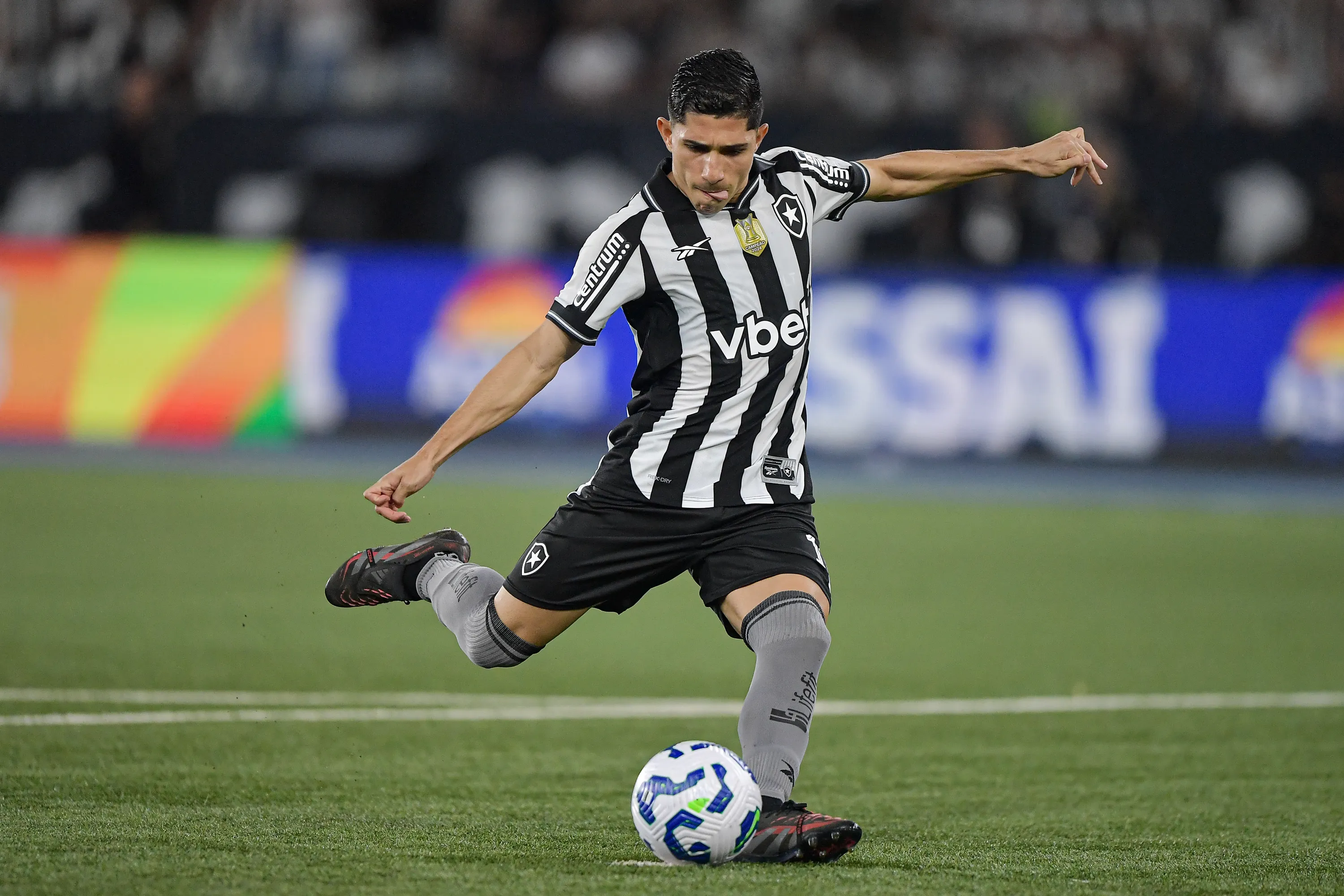 Savarino vem despertando interesse de vários clubes no mercado. Foto: Thiago Ribeiro/AGIF