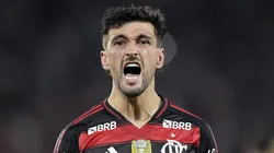 RJ - RIO DE JANEIRO - 22/11/2025 - BRASILEIRO A 2025, FLAMENGO X BRAGANTINO - Arrascaeta jogador do Flamengo comemora seu gol durante partida contra o Bragantino no estadio Maracana pelo campeonato Brasileiro A 2025. Foto: Alexandre Loureiro/AGIF