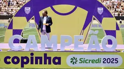 Reinaldo Carneiro Bastos presidente da Federacao Paulista de Futebol durante premiacao do jogo entre Sao Paulo e Corinthians no estadio Pacaembu pelo campeonato Copa Sao Paulo 2025. Foto: Marcello Zambrana/AGIF