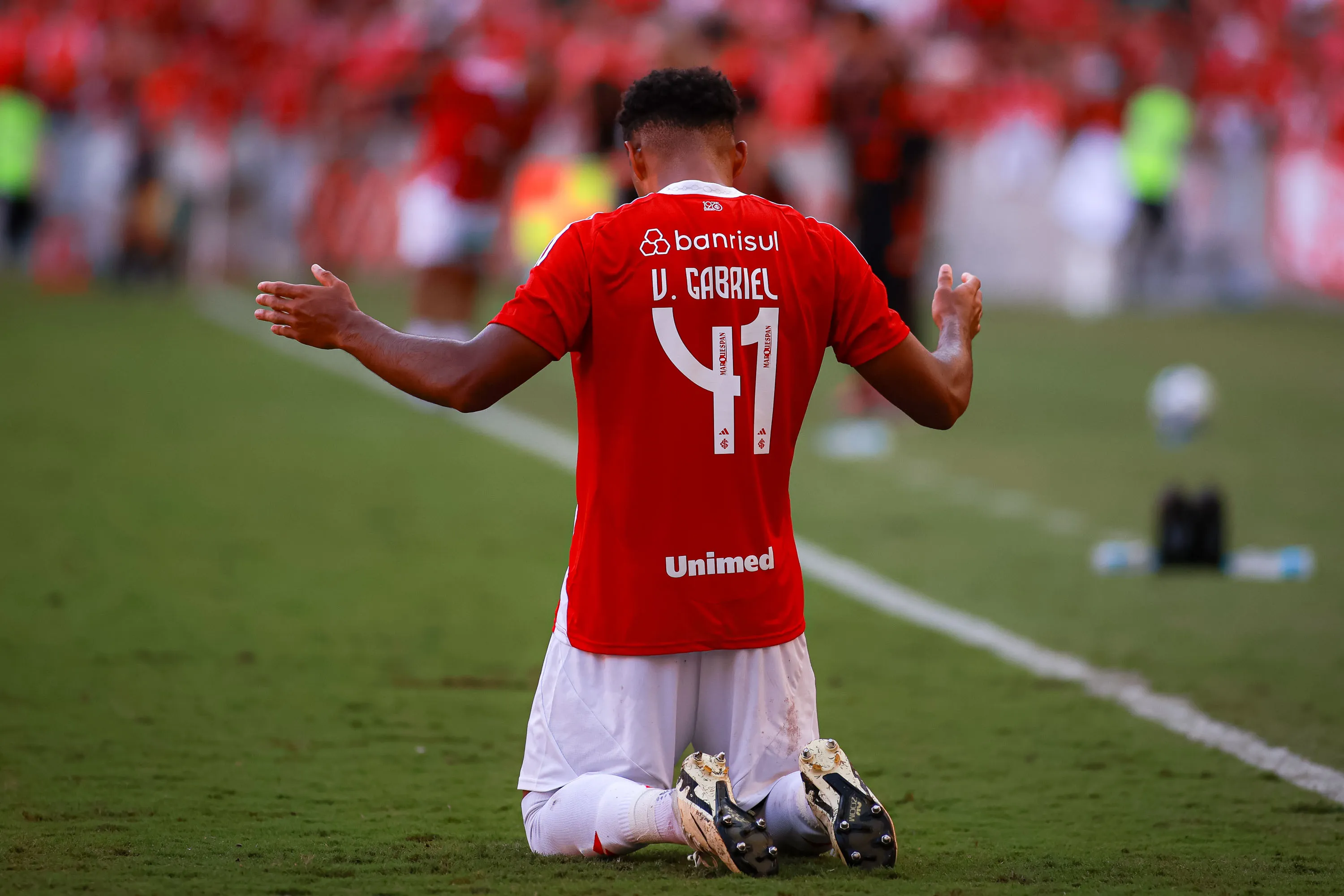 RS – PORTO ALEGRE – 26/04/2025 – BRASILEIRO A 2025, INTERNACIONAL X JUVENTUDE – Victor Gabriel jogador do Internacional comemora seu gol durante partida contra o Juventude no estadio Beira-Rio pelo campeonato Brasileiro A 2025. Foto: Maxi Franzoi/AGIF