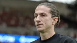 Filipe Luís renovou com o Flamengo até 2027.