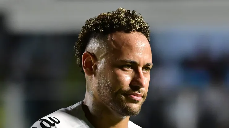 Neymar fica no Peixe por mais um ano.