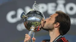 Matías Viña deve deixar o Fla em 2026.