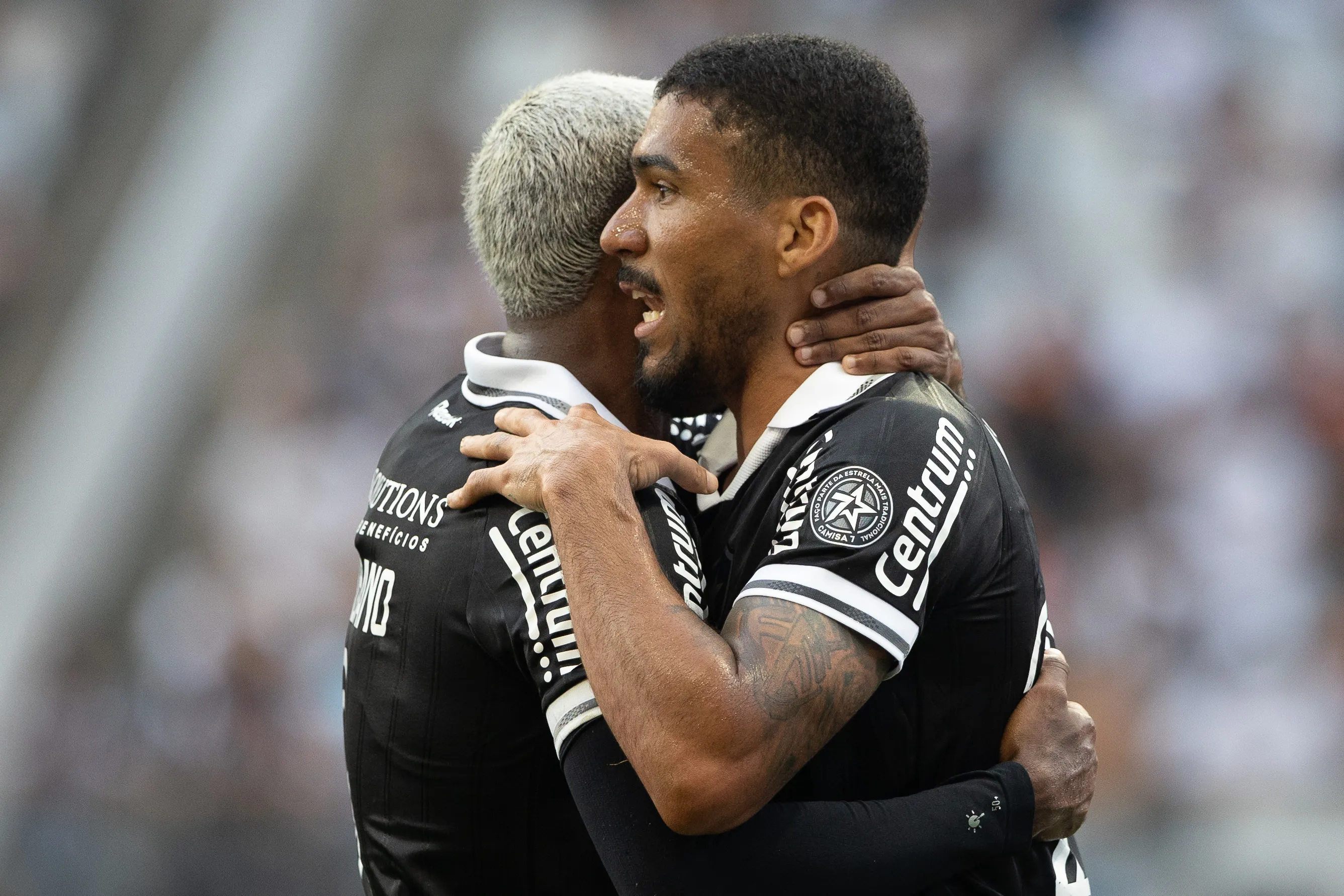 SP – SAO PAULO – 30/11/2025 – BRASILEIRO A 2025, CORINTHIANS X BOTAFOGO – CUIABANO jogador do Botafogo  durante partida contra o Corinthians no estadio Arena Corinthians pelo campeonato Brasileiro A 2025. Foto: Joisel Amaral/AGIF