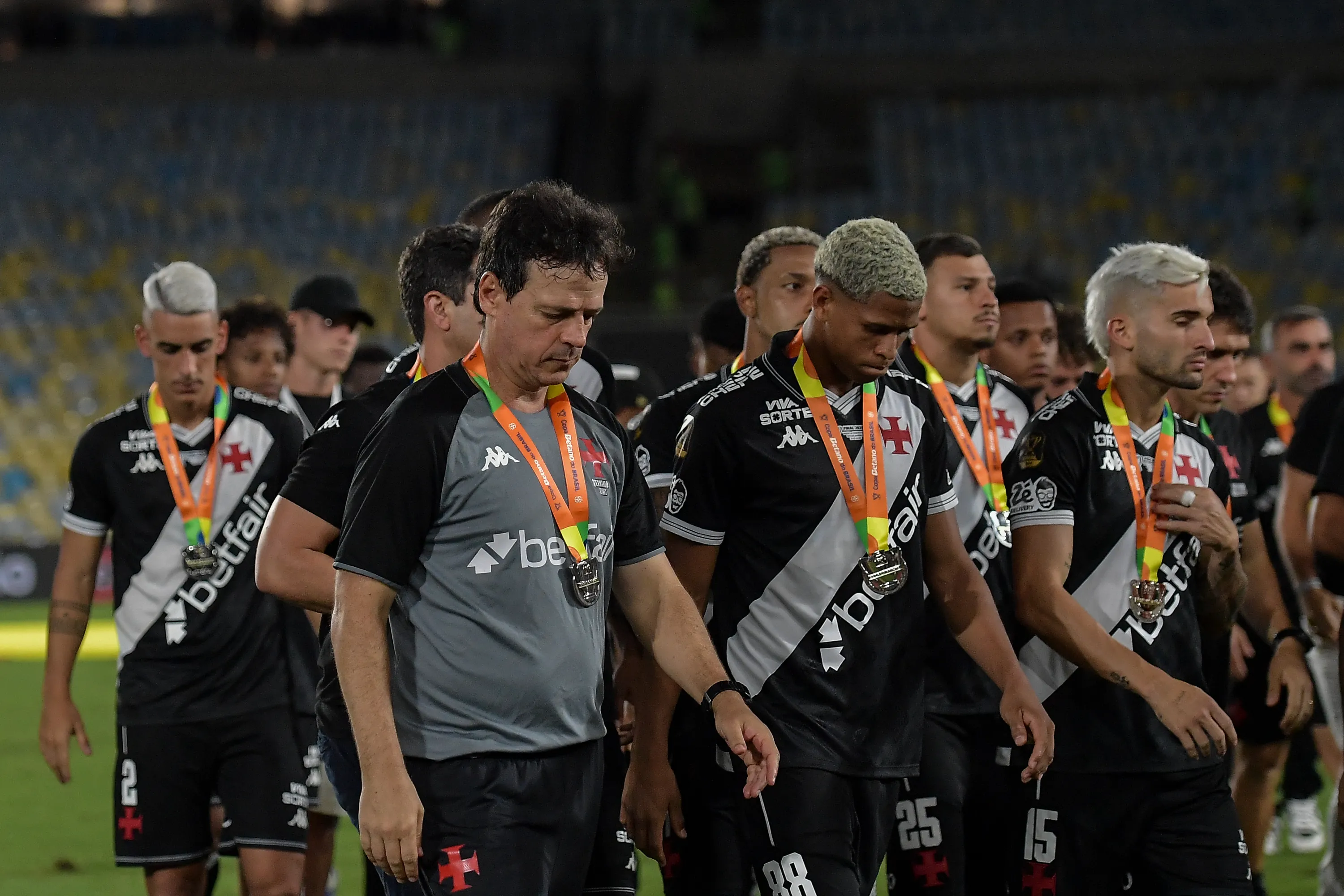 Fernando Diniz técnico do Vasco lamenta derrota ao final da partida contra o Corinthians no estádio Maracanã pelo campeonato Copa Do Brasil 2025. Foto: Thiago Ribeiro/AGIF