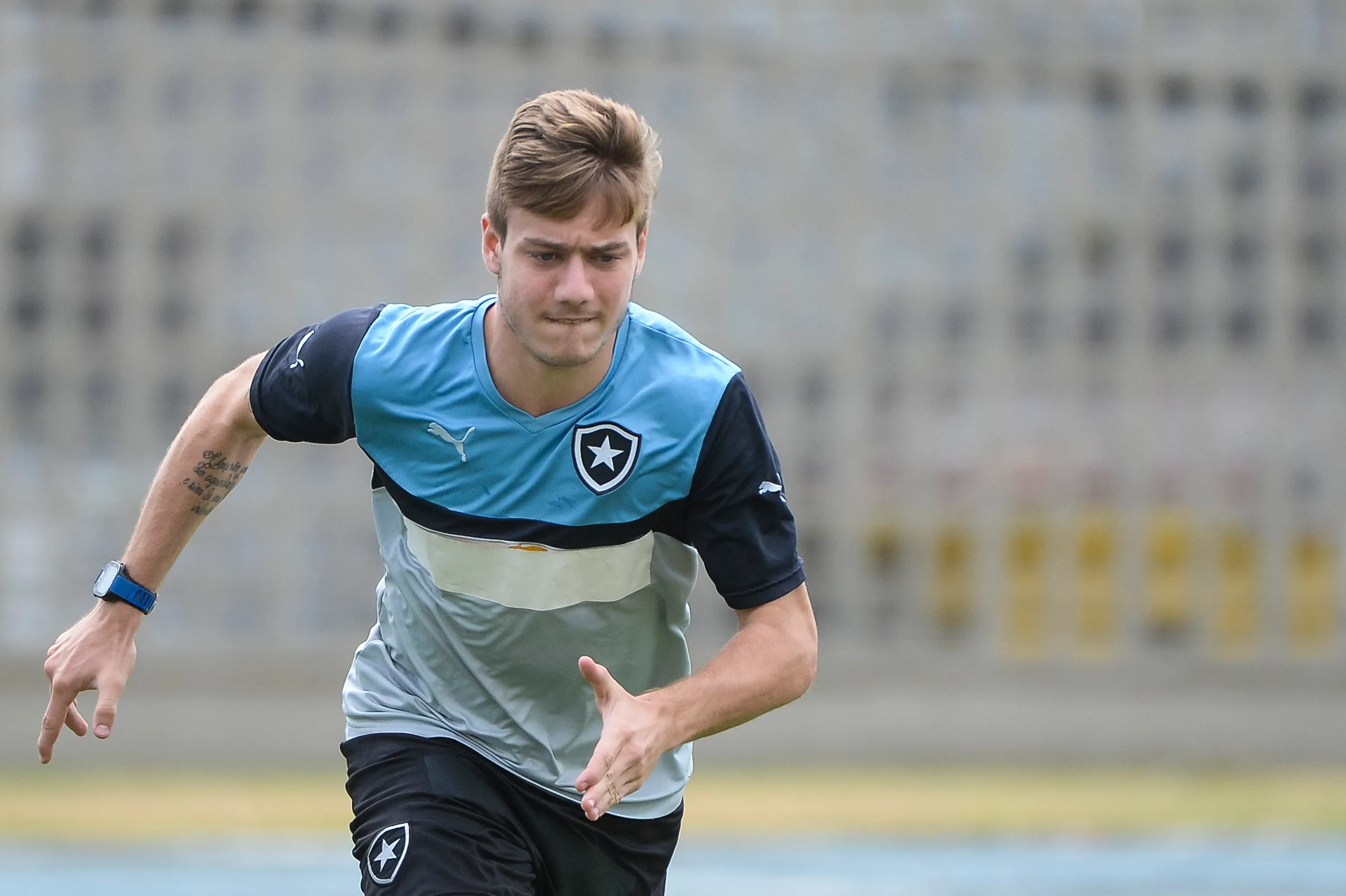 Rio de Janeiro – RJ – 04/09/15 – TREINO DO BOTAFOGO – Luis Henrique durante treino do Botafogo no campo anexo do estadio Engenhao. Foto: Fernando Soutello/AGIF