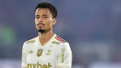 São Paulo quer Allan, mas meio-campista do Flamengo demonstra preocupação pela crise financeira tricolor. Foto: Thiago Ribeiro/AGIF