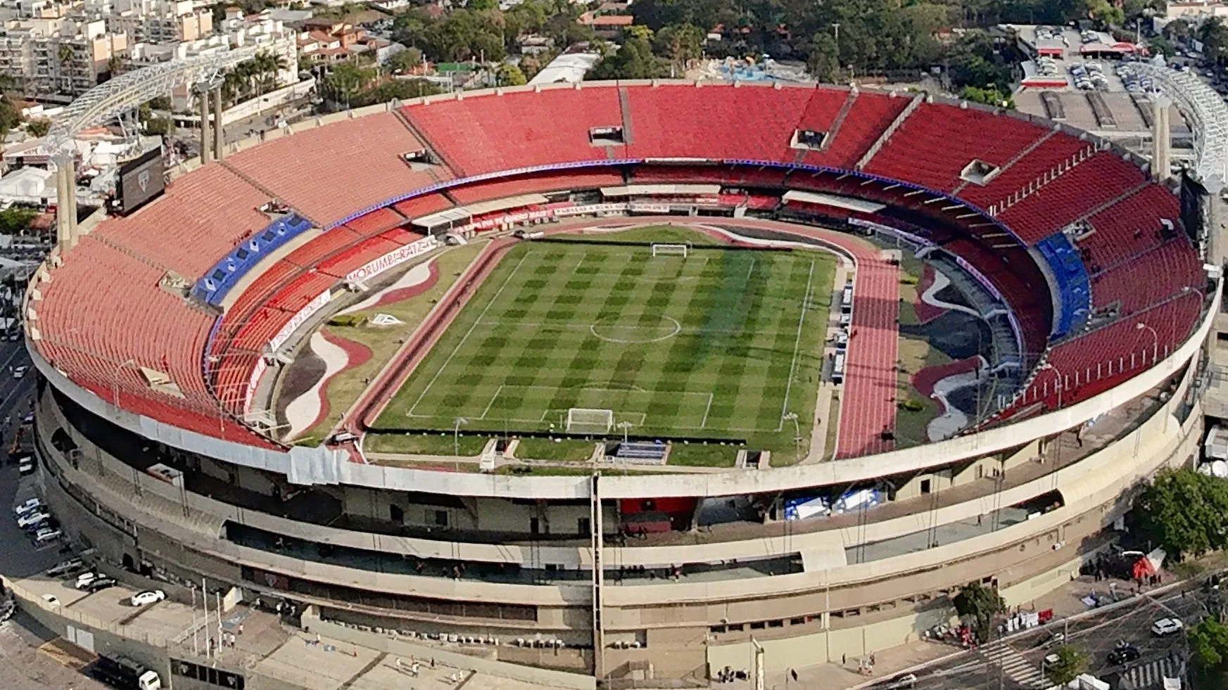 Morumbi iniciou o ano como palco para a resolução da situação de Casares Foto: Marcello Zambrana/AGIF