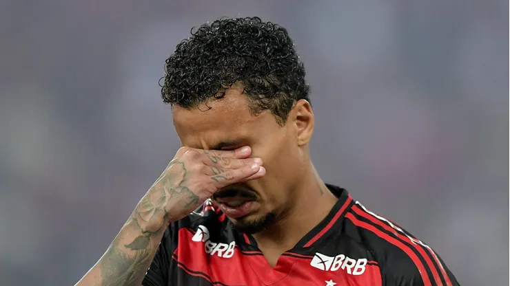 Allan jogador do Flamengo durante partida contra o Bahia no estadio Maracana pelo campeonato Brasileiro A 2025. Foto: Thiago Ribeiro/AGIF