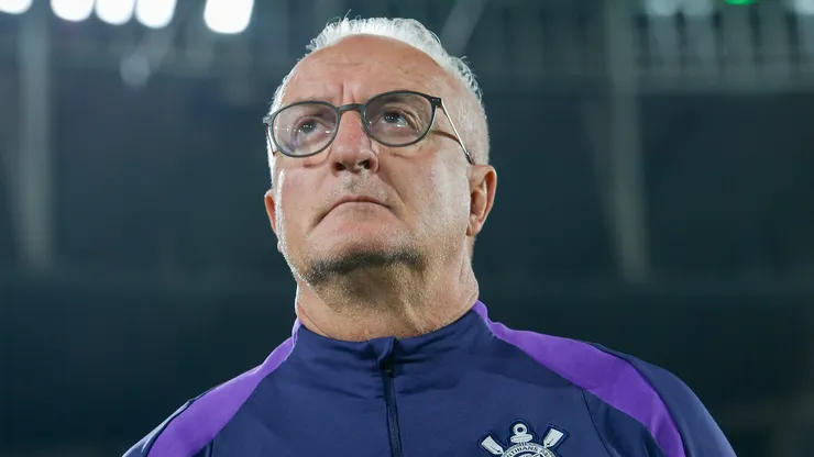 Dorival Junior, técnico do Corinthians, durante partida contra o Fluminense no estadio Maracana pelo campeonato Brasileiro A 2025. Foto: Thiago Ribeiro/AGIF