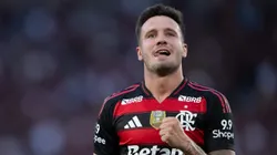 Saul jogador do Flamengo comemora gol durante partida contra o Grêmio.