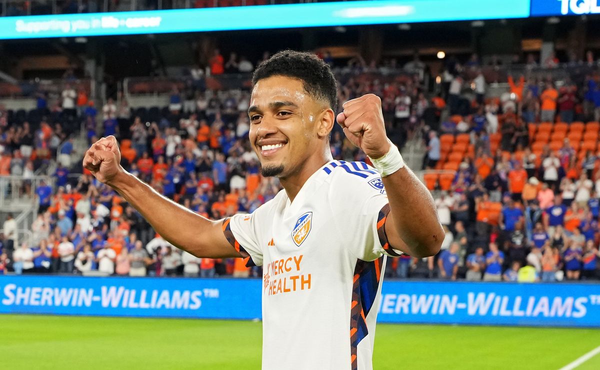 Fluminense não contratará Brenner porque quer atacante mais experiente e usará dinheiro do caixa para investir em Nino