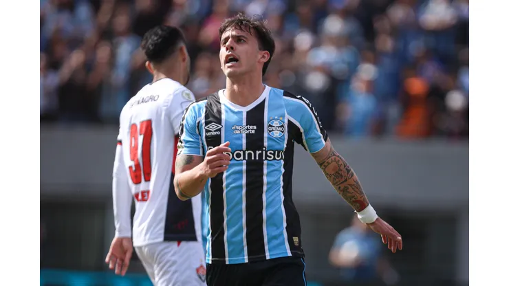 Carballo não se reapresentou junto ao elenco nesta sexta-feira (2) e foi multado pelo Grêmio