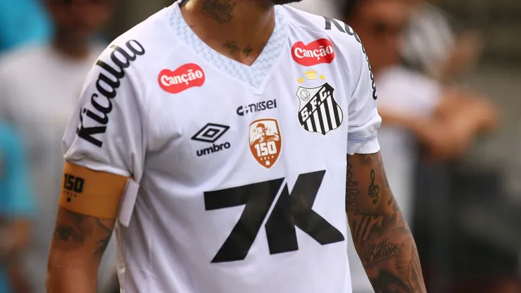 Santos encerra acordo milionário com patrocinadora e abre 2026 em busca de novo parceiro - Foto Mauricio De SouzaAGIF