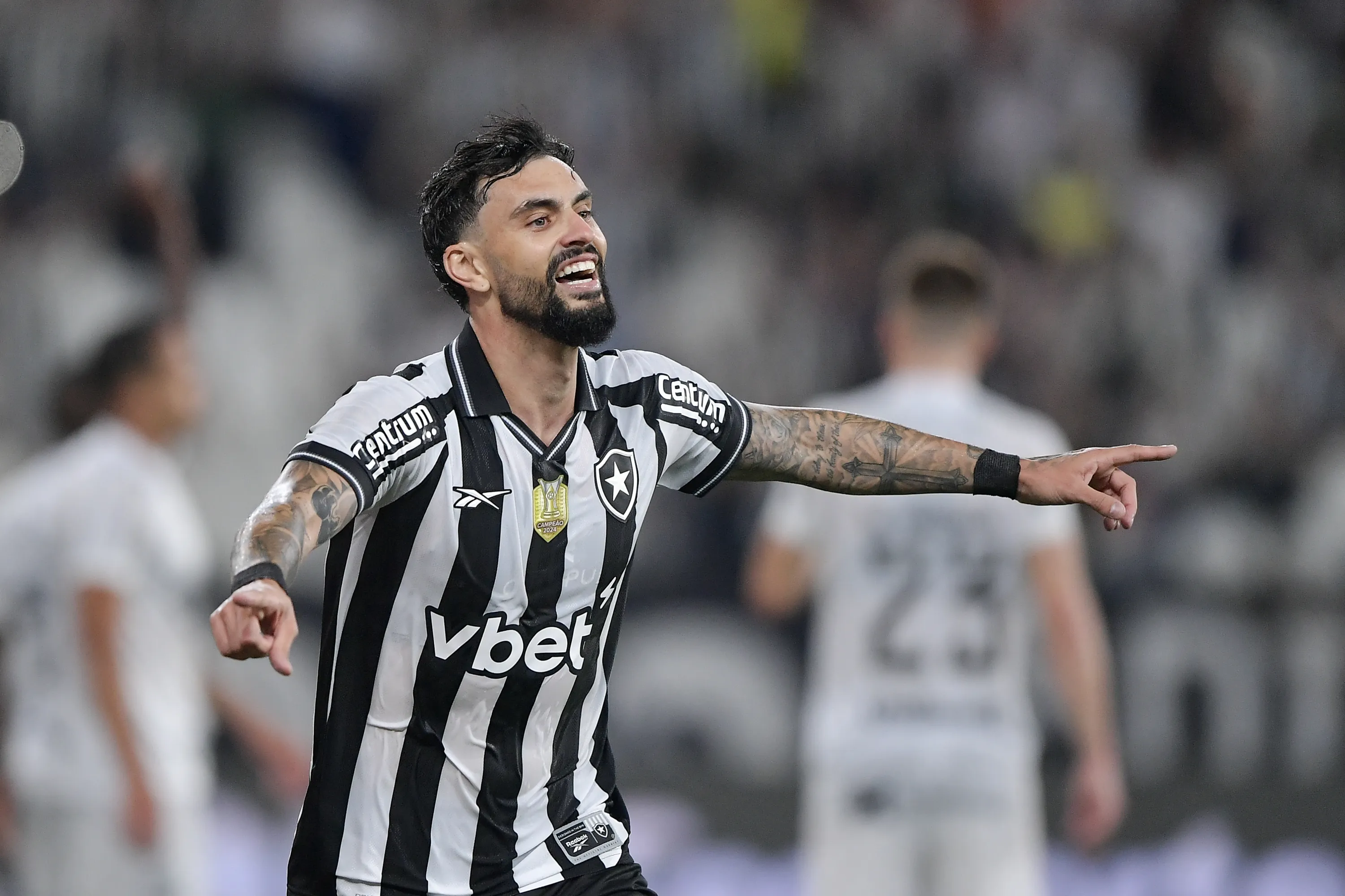 Mastriani comemorando seu único tento pelo Alvinegro. Foto: Thiago Ribeiro/AGIF