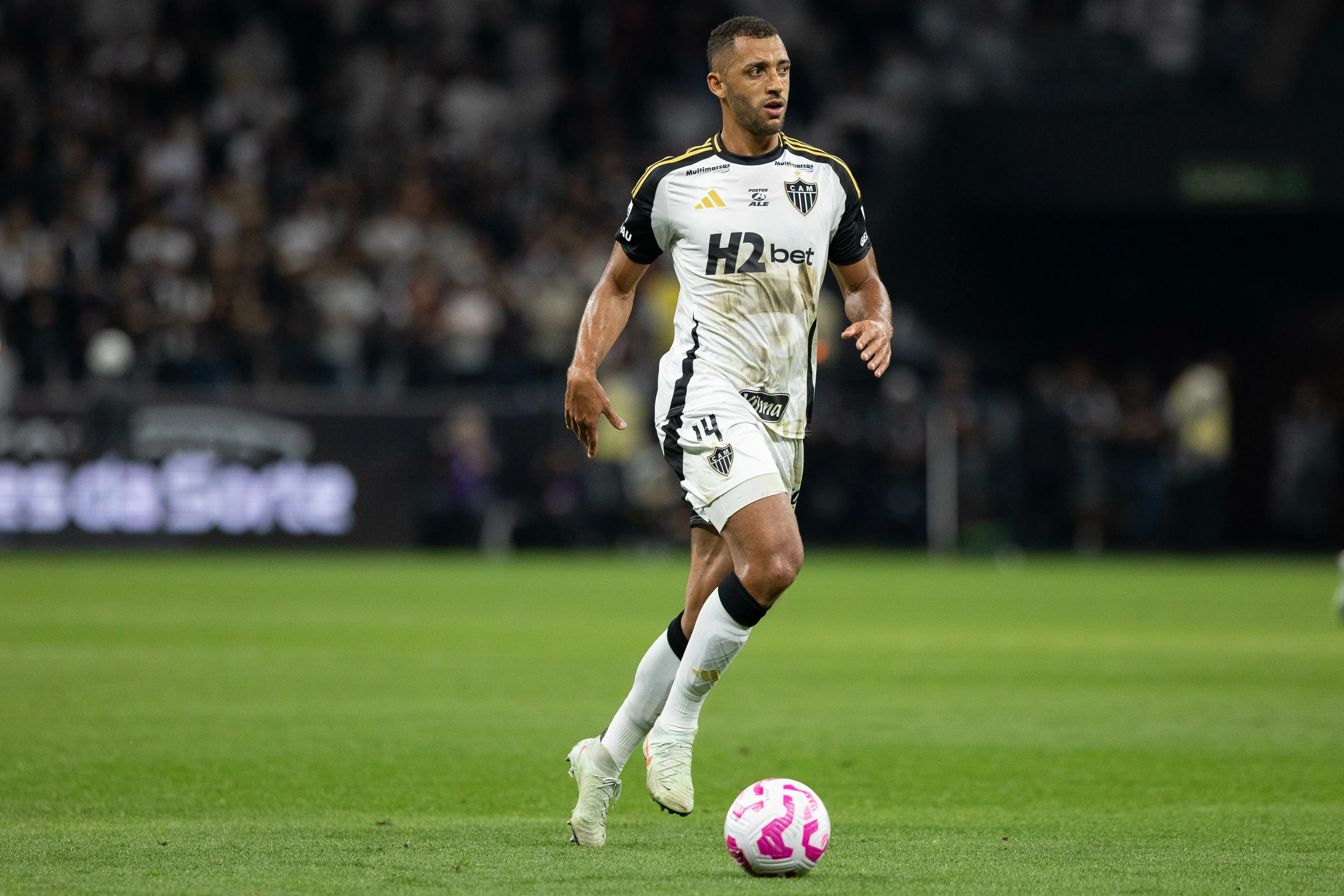 Vitor Hugo durante partida pelo Atlético-MG. Foto: Joisel Amaral/AGIF