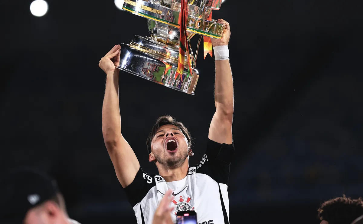 Corinthians anuncia saída oficial de Ángel Romero neste sábado (3)