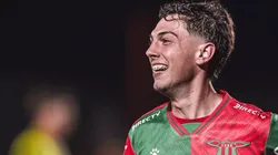 Agustin Albarracín, atacante do Boston River em partida pelo campeonato uruguai (Foto: Divulgação/Boston River)