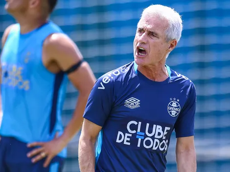 Luís Castro encanta grupo de jogadores do Grêmio nos bastidores