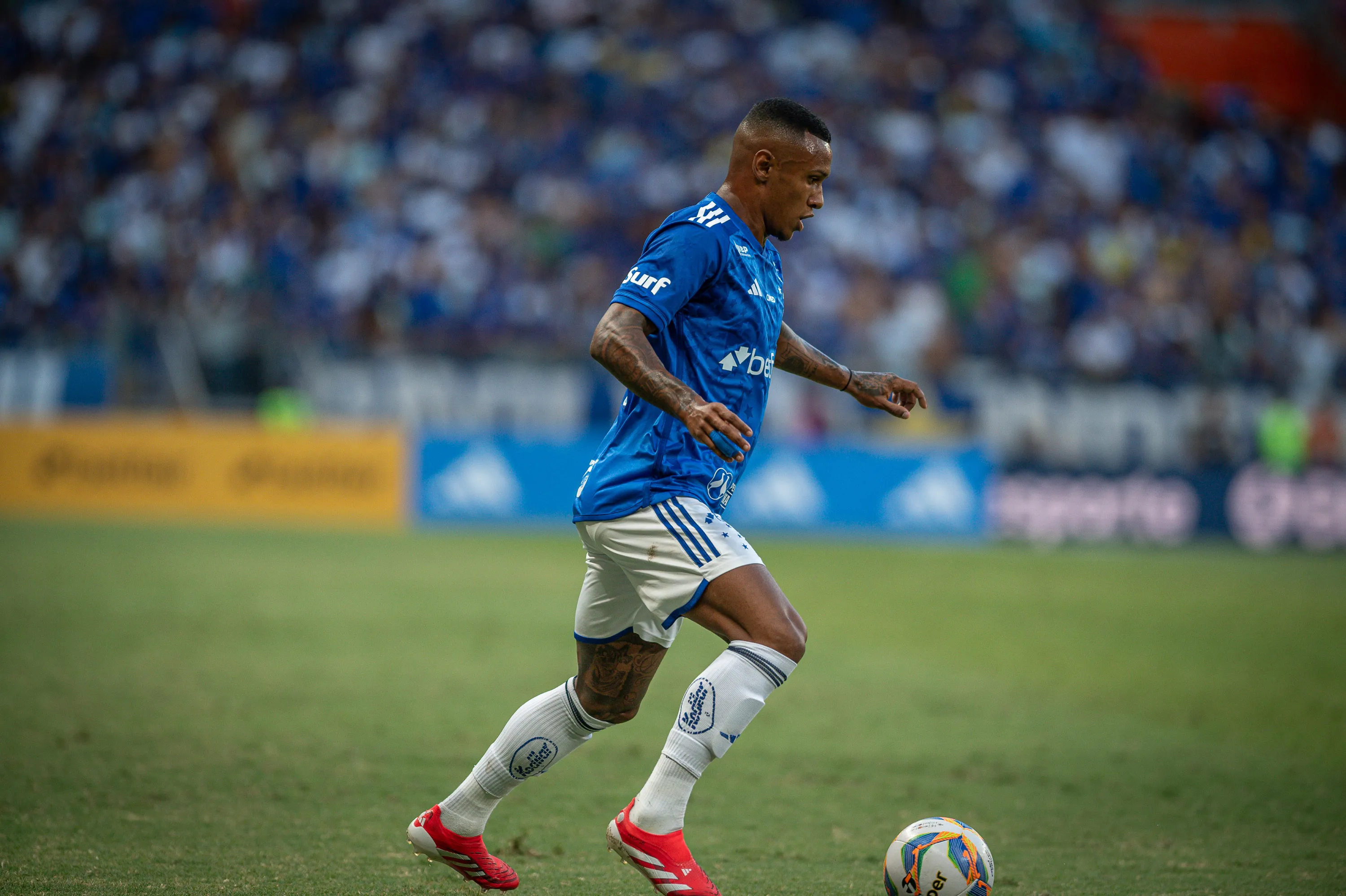 Marquinhos durante partida pelo Cruzeiro. Foto: Alessandra Torres/AGIF