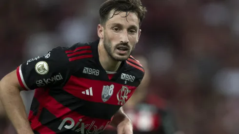 Matías Viña está deixando o Flamengo.