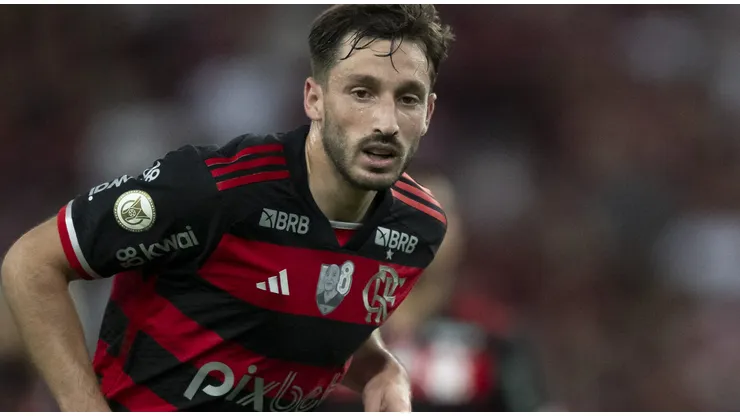 Matías Viña está deixando o Flamengo.