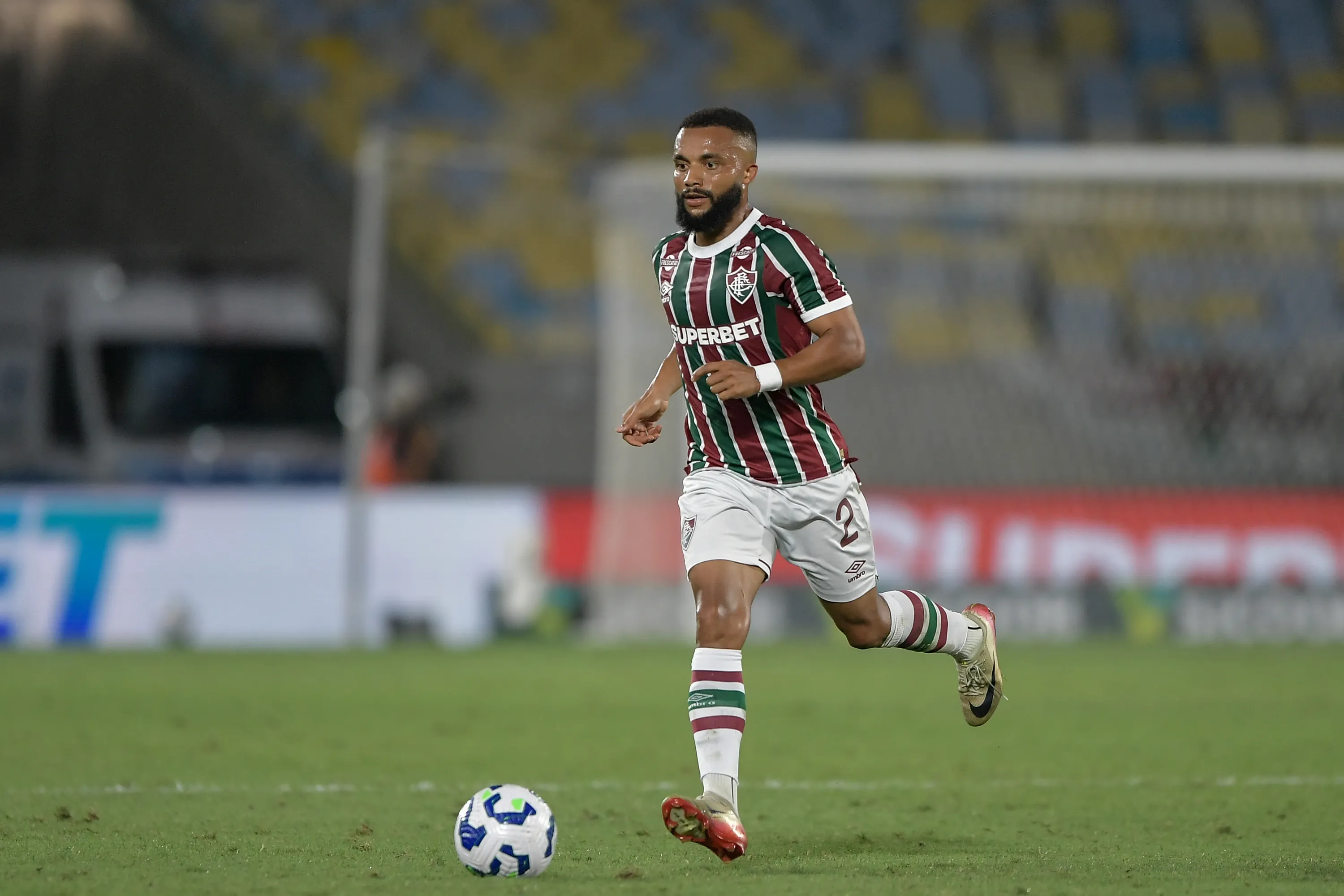 Samuel Xavier durante partida pelo Fluminense. Foto: Thiago Ribeiro/AGIF