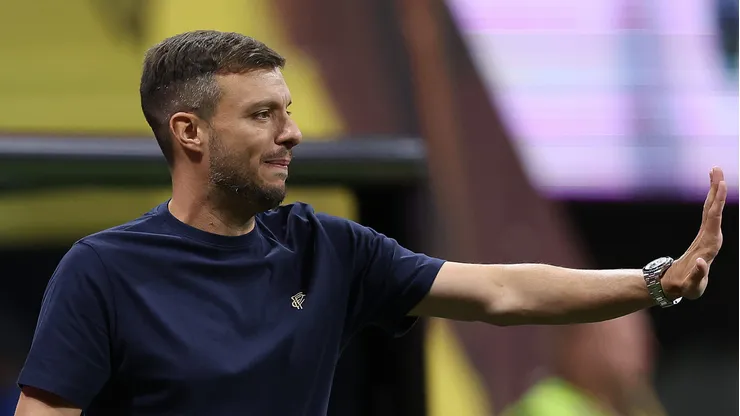 ATLANTA, GEORGIA - JUNE 19: Manager Martin Anselmi of FC Porto calls out during the first half of the FIFA Club World Cup 2025 group A match between Internacional CF Miami and FC Porto at Mercedes-Benz Stadium on June 19, 2025 in Atlanta, Georgia. (Photo by Kevin C. Cox/Getty Images)