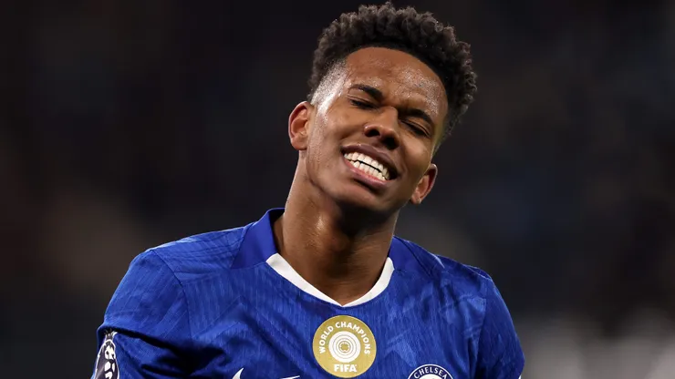 Estevão acabou saindo no intervalo de Manchester City x Chelsea