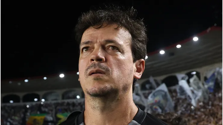 Fernando Diniz, treinador do Vasco em partida pelo campeonato brasileiro (Foto: Lucas Figueiredo/Getty Images)