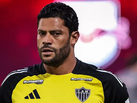 Hulk recebe apoio de torcida do Atlético-MG durante protesto