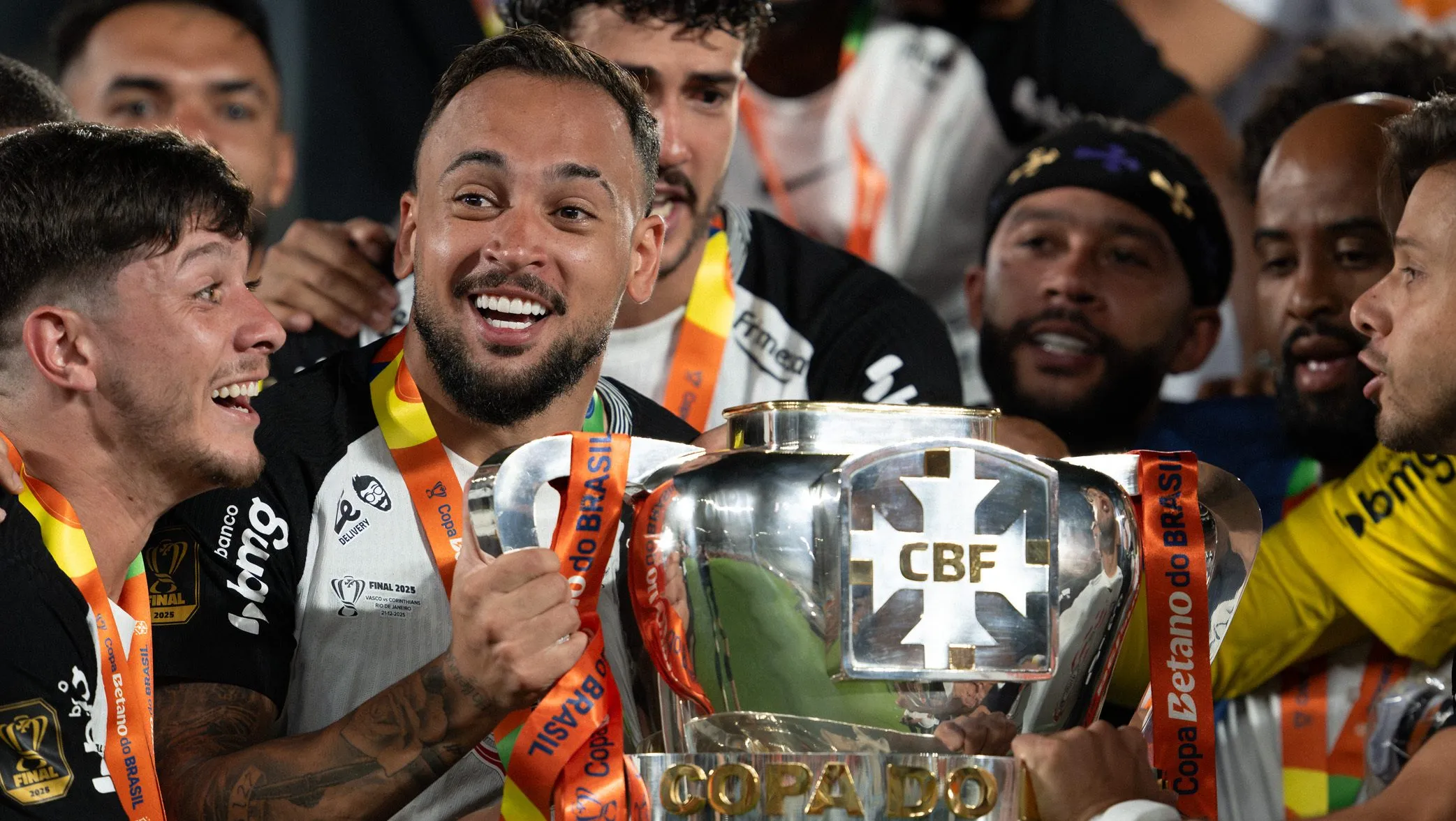 Maycon é aprovado por Dorival Júnior - Foto: Jorge Rodrigues/AGIF.