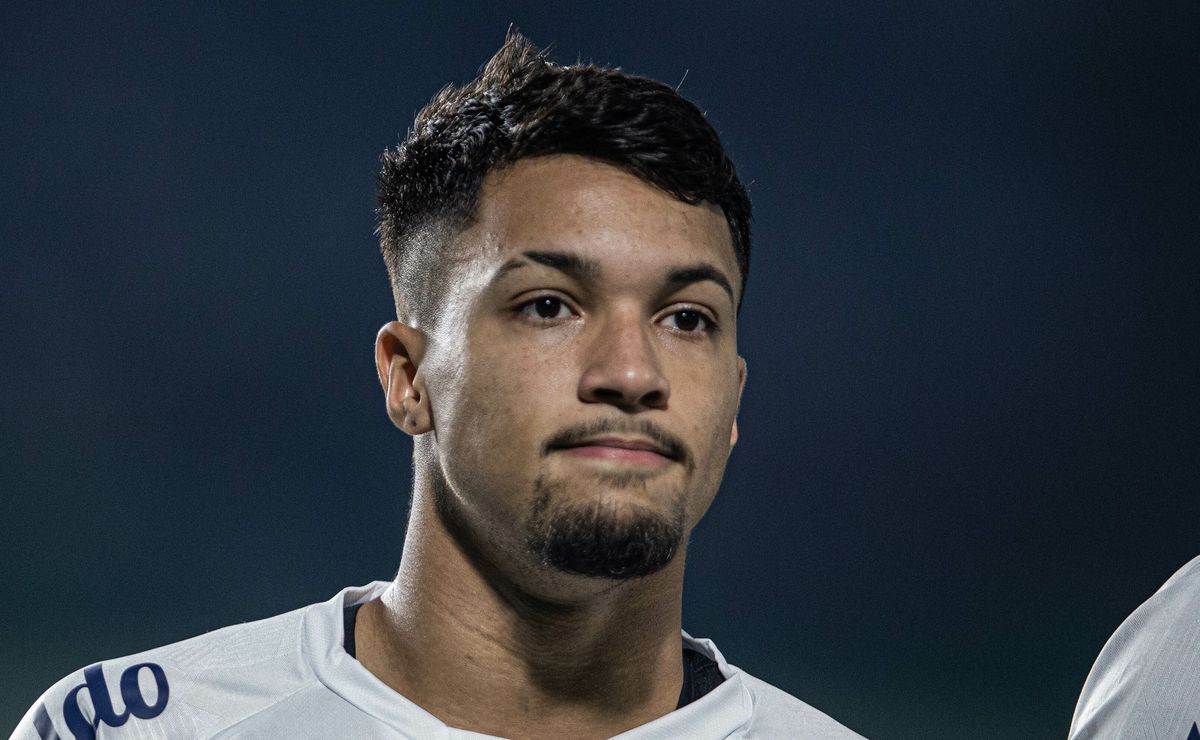 Marcos Leonardo dá prioridade para Europa e centroavante não deve voltar ao futebol brasileiro