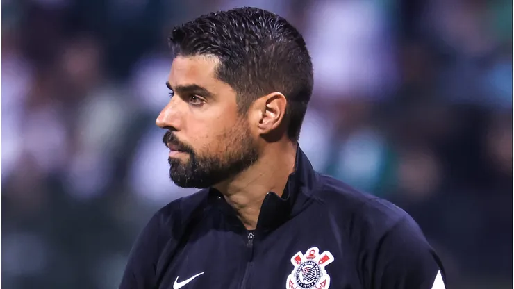 Antonio Oliveira tecnico do Corinthians durante partida contra o Palmeiras no estadio Arena Allianz Parque pelo campeonato Brasileiro A 2024.